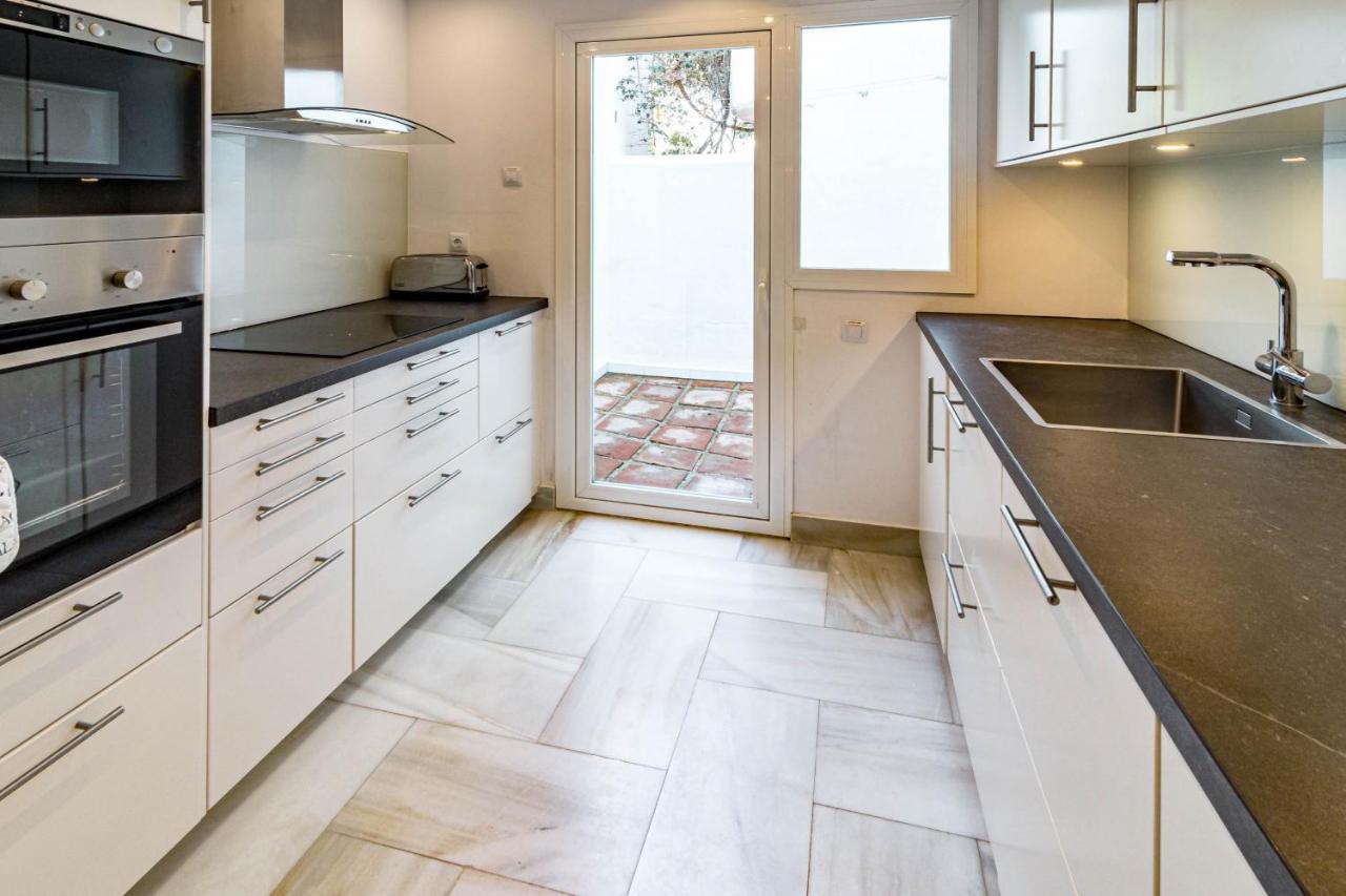 Stunning 4-bedroom Townhouse With Breathtaking Views In Holiday home Marbella