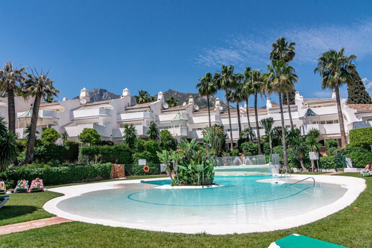 Stunning 4-bedroom Townhouse With Breathtaking Views In * Marbella