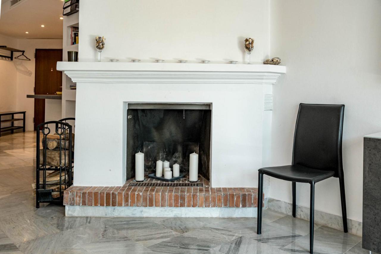 Stunning 4-bedroom Townhouse With Breathtaking Views In Holiday home Marbella