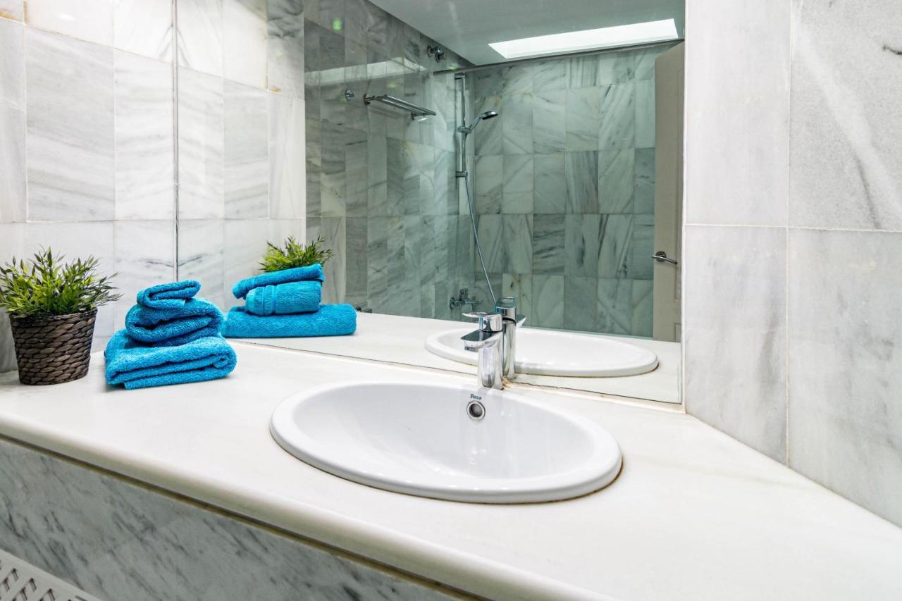 Stunning 4-bedroom Townhouse With Breathtaking Views In