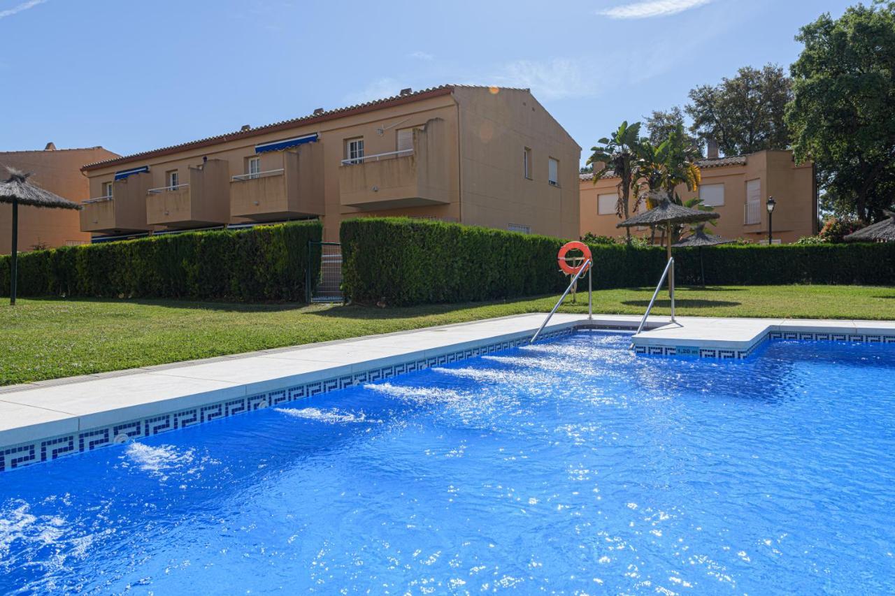 Ferienhaus Wintowinrentals Very Close To The Beach, Pool & Free Parking Marbella