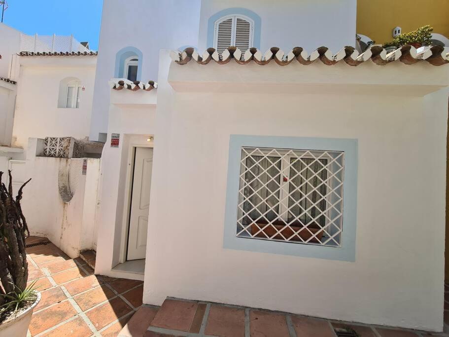Townhouse In - Walking Distance To Puerto Banus *