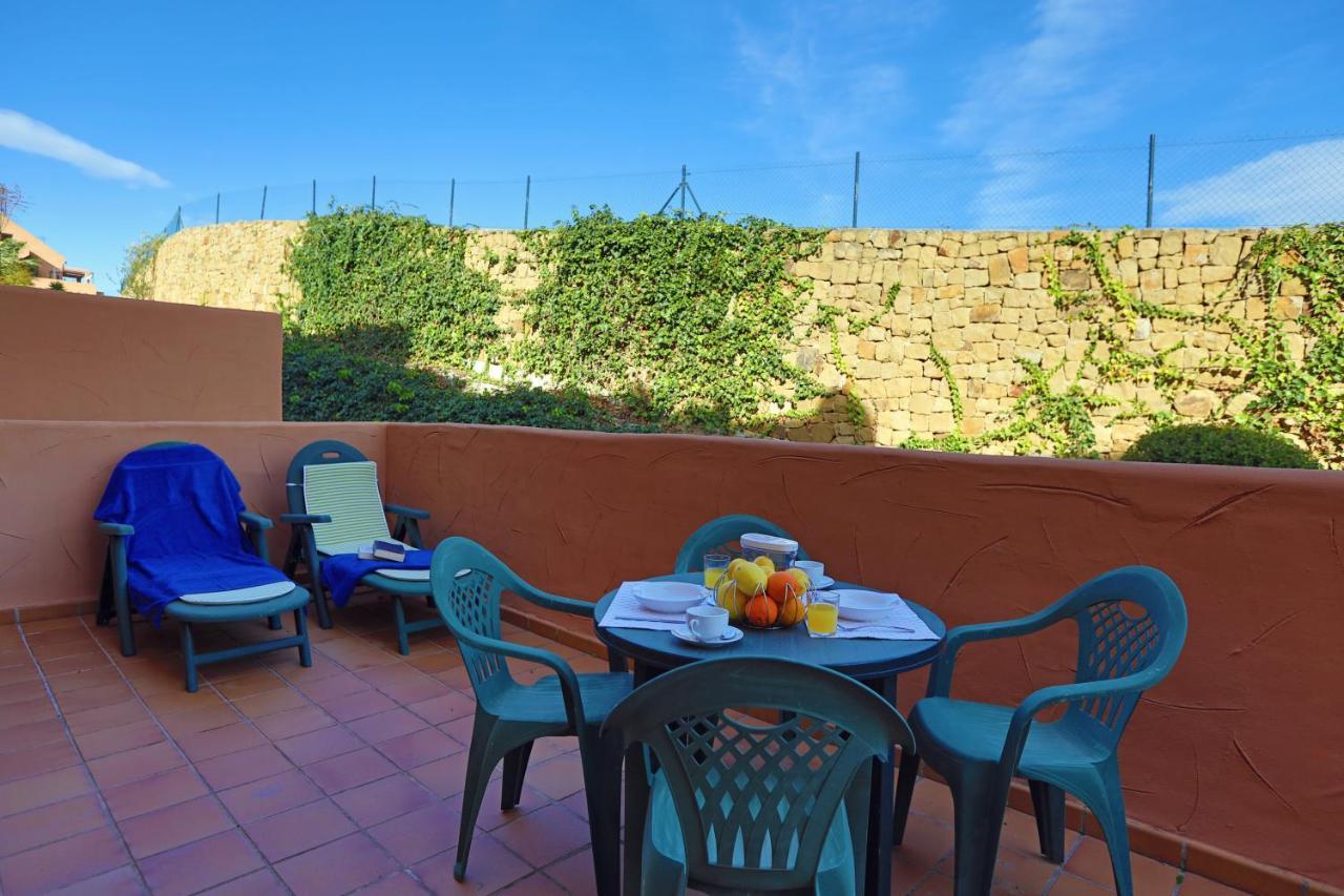 R25 Modern Bright 2 Bedroom Marbella