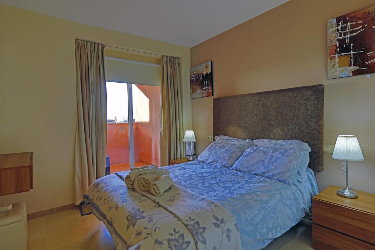 Apartment R25 Modern Bright 2 Bedroom *