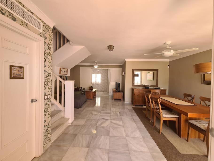 Villa Townhouse In - Walking Distance To Puerto Banus Marbella