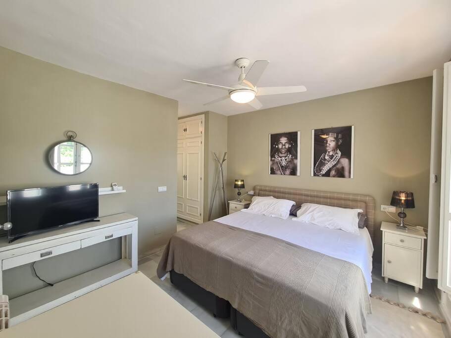 Townhouse In - Walking Distance To Puerto Banus Marbella