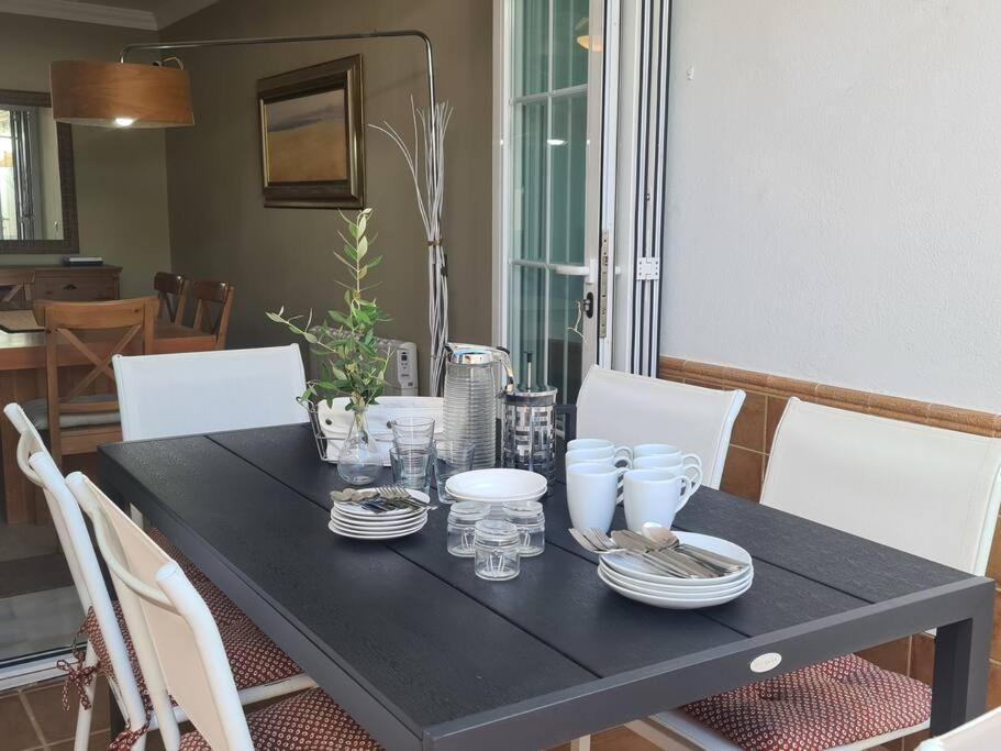 Townhouse In - Walking Distance To Puerto Banus *