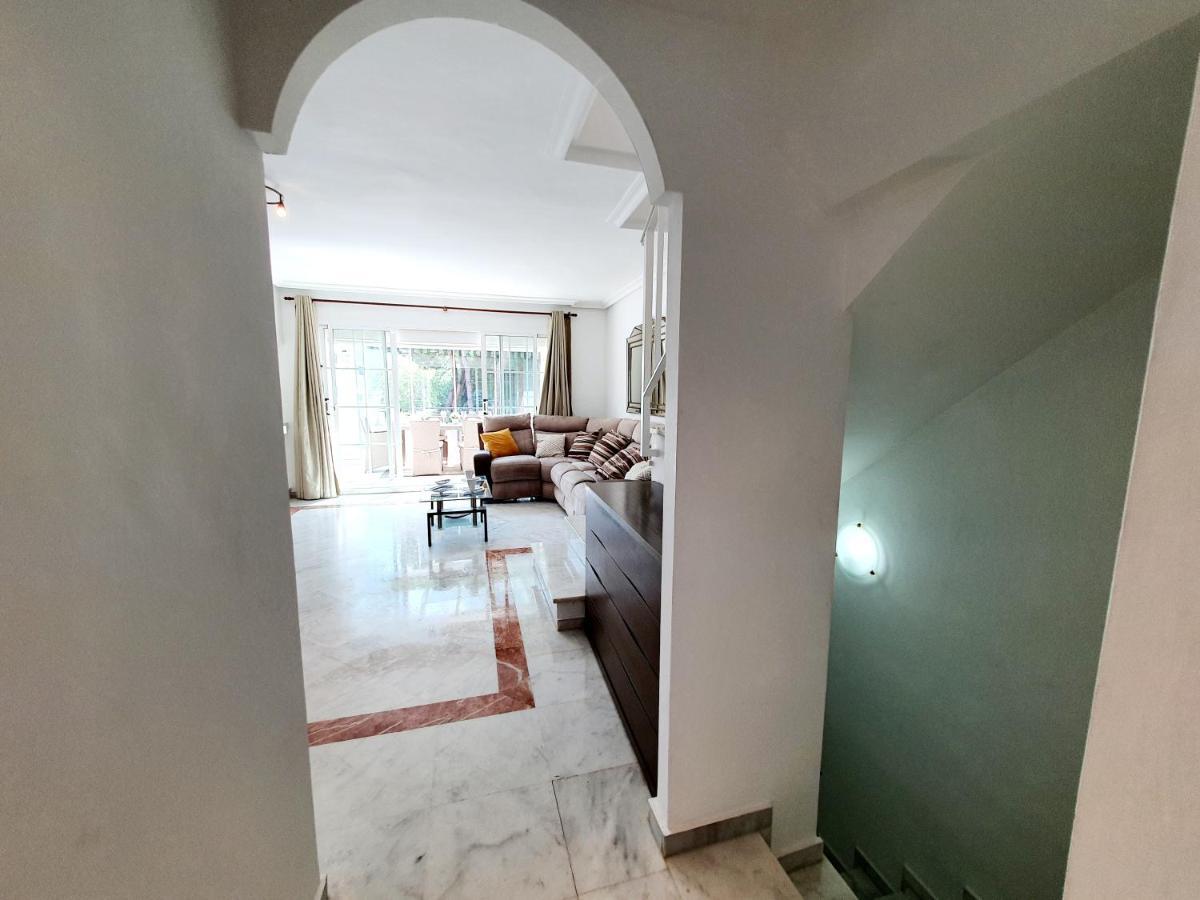 Lomas De Cabopino House Marbella