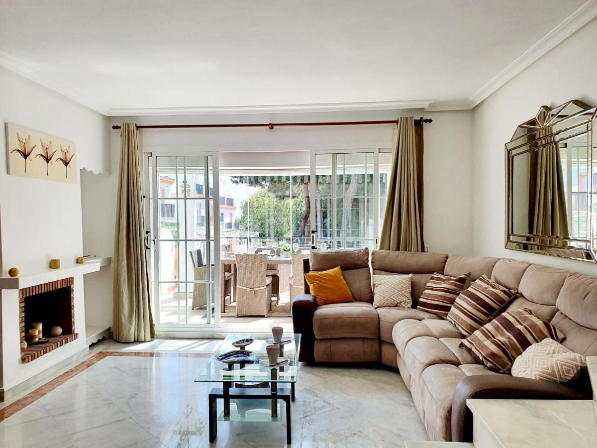 Apartment Lomas De Cabopino House