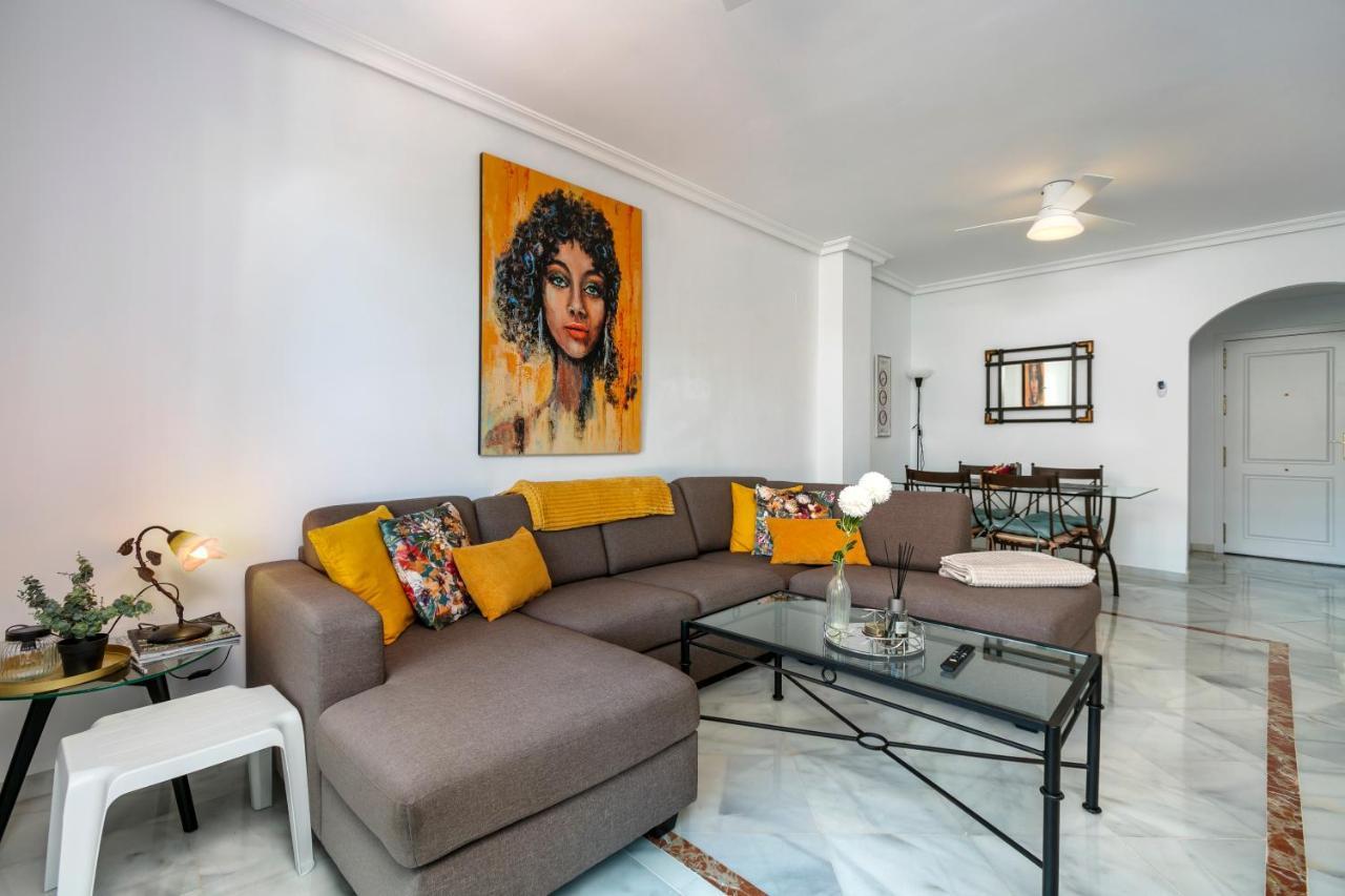 Apartment Lovely 2 Bedroom Locrimar V Walk To Rdr260 Marbella