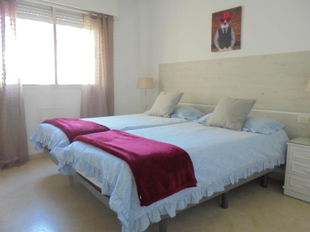 Front Line - 2 Bedroom & 2 Bathrooms Apartment *