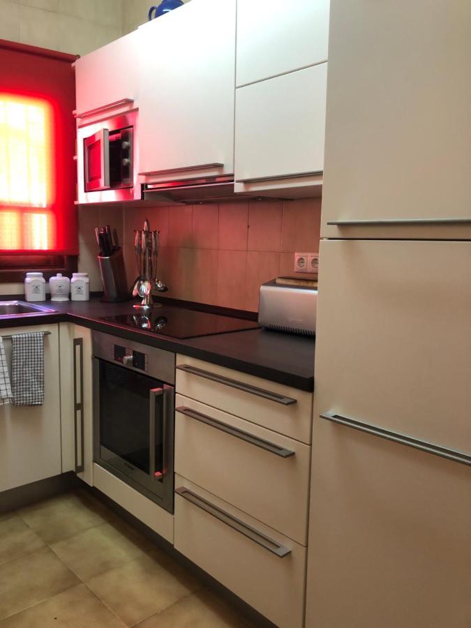 Charming 2 Bed Next To Cabopino Beach, Spain Appartement *