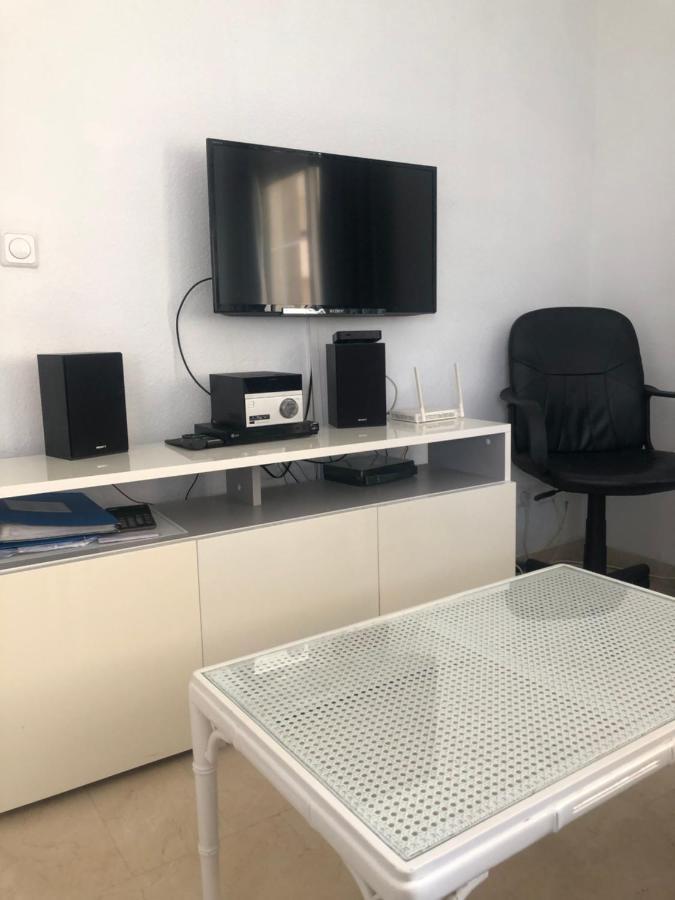 Front Line - 2 Bedroom & 2 Bathrooms