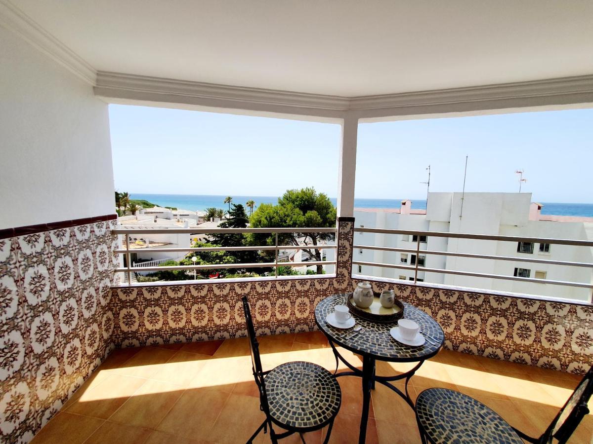 Luna Seafront Apartment Marbella
