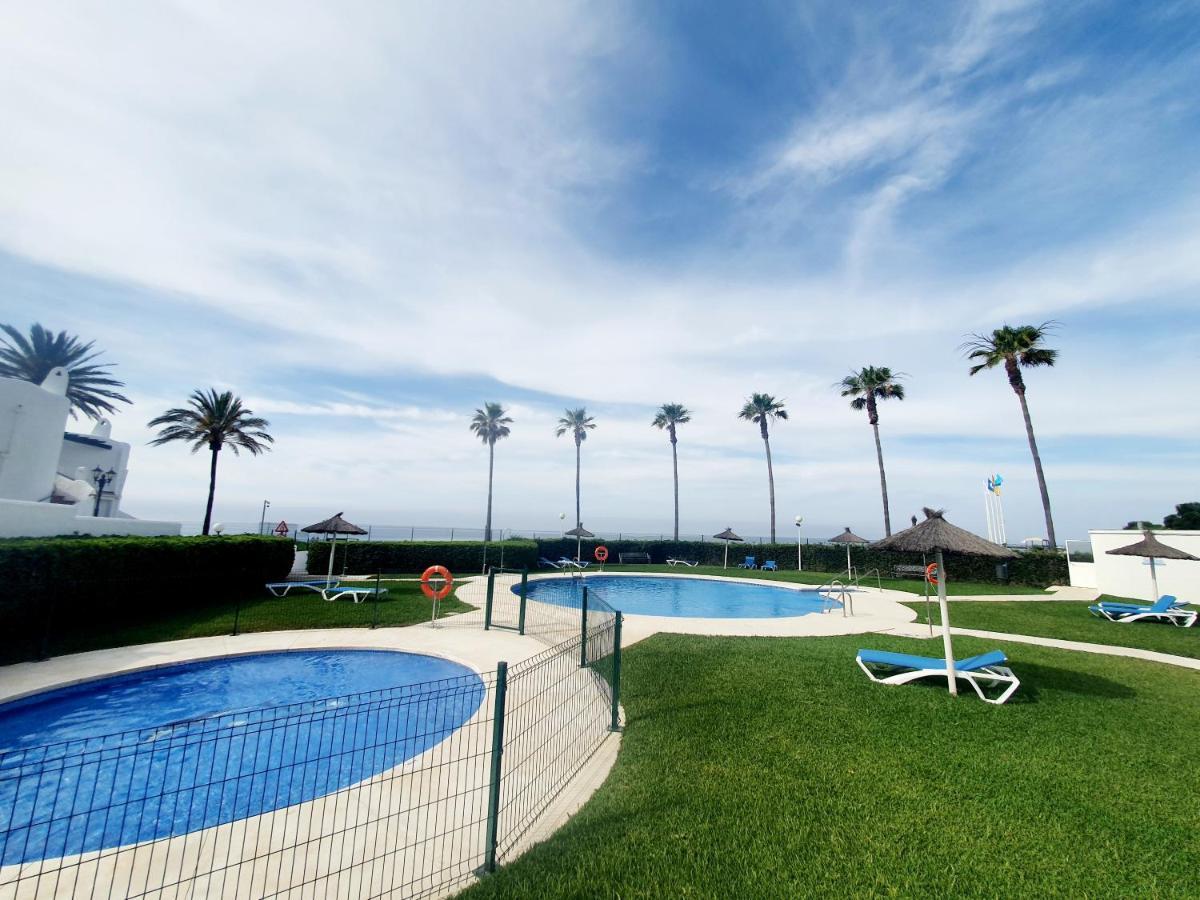Luna Seafront Apartment Marbella