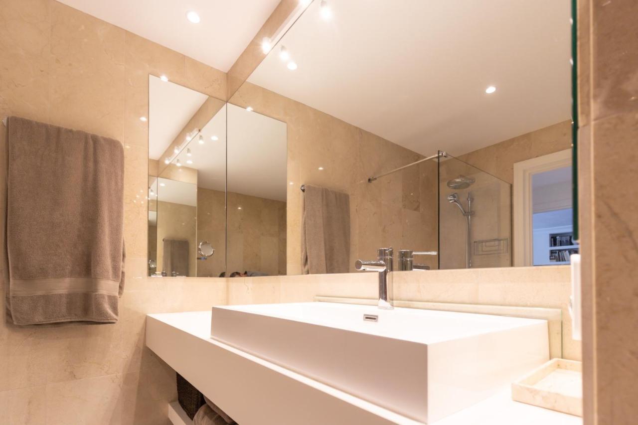 Apartamento Lujoso Y Moderno Piso Con Piscina Cerca Del Campo De Golf En Guadalmina Alta - Quetzal 54 *