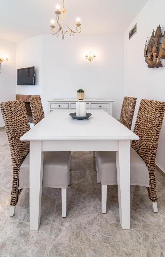 Spectacular 2 Bedroom Penthouse In Location In Nueva Andalucia *