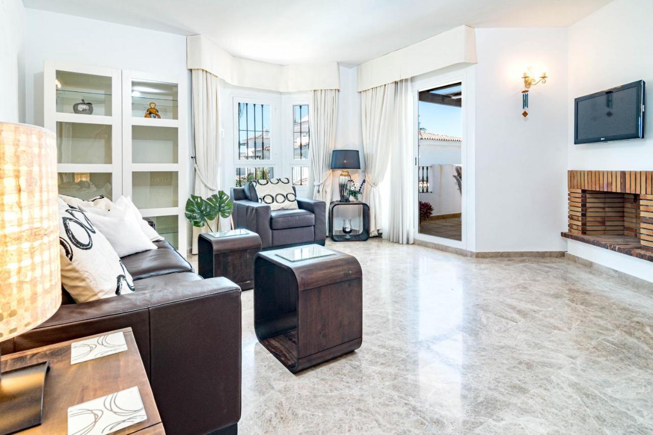 Apartment Spectacular 2 Bedroom Penthouse In Location In Nueva Andalucia Marbella