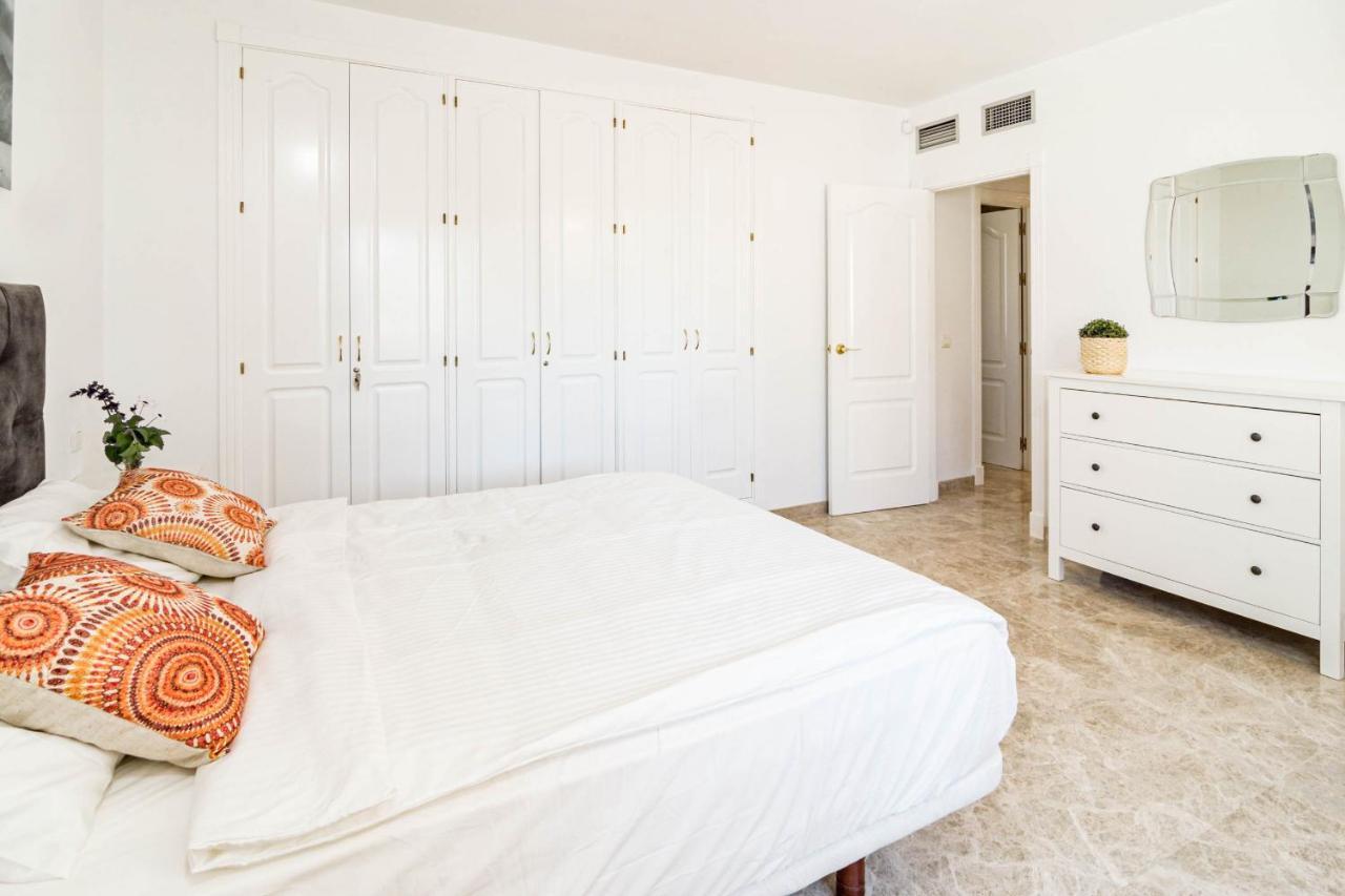 Apartment Spectacular 2 Bedroom Penthouse In Location In Nueva Andalucia