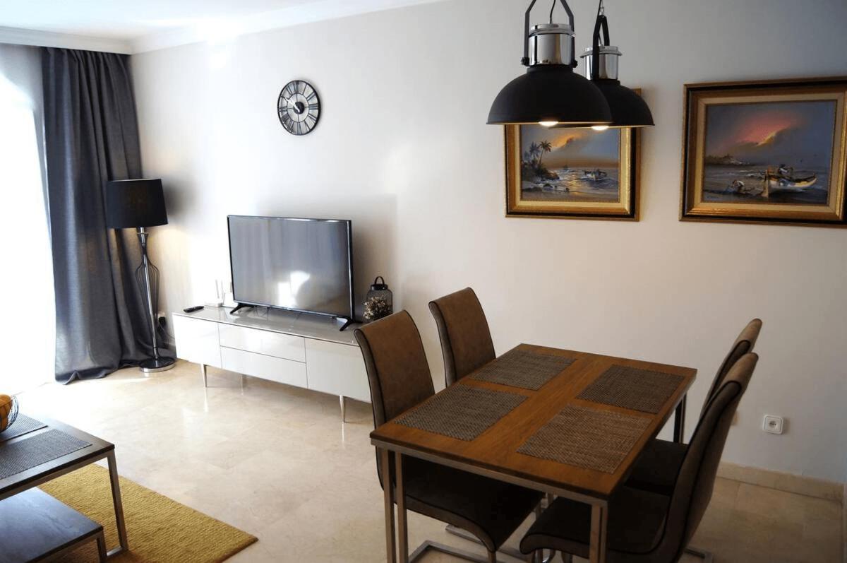 Aloha - Espectacular Con 3 Piscinas, 3 Terrazas Y Parking Apartamento