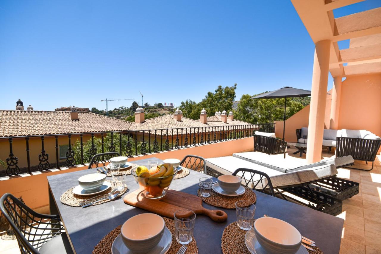 Penthouse With Sea Views In Nueva Andalucia Marbella