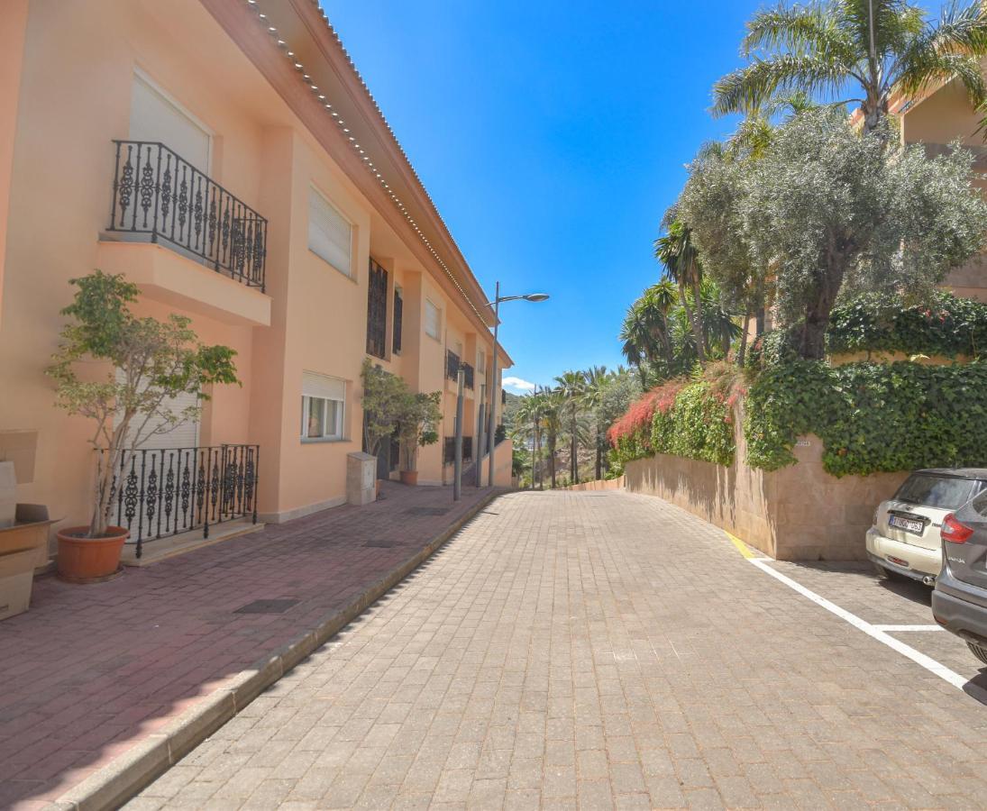 Apartamento Penthouse With Sea Views In Nueva Andalucia Marbella