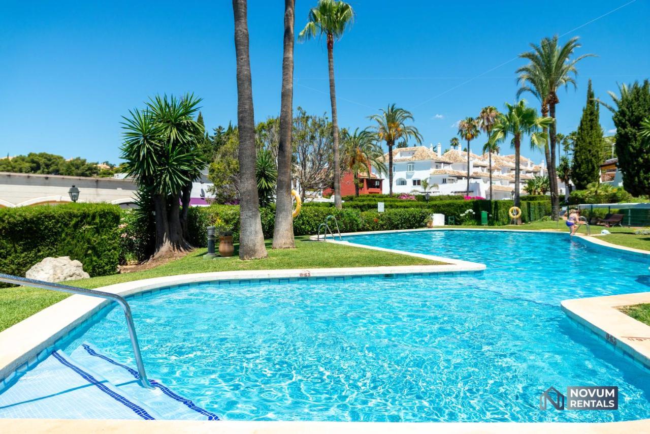 Apartment Modern 3 Bdrm With Sea Views & Pool Newly Renovated *