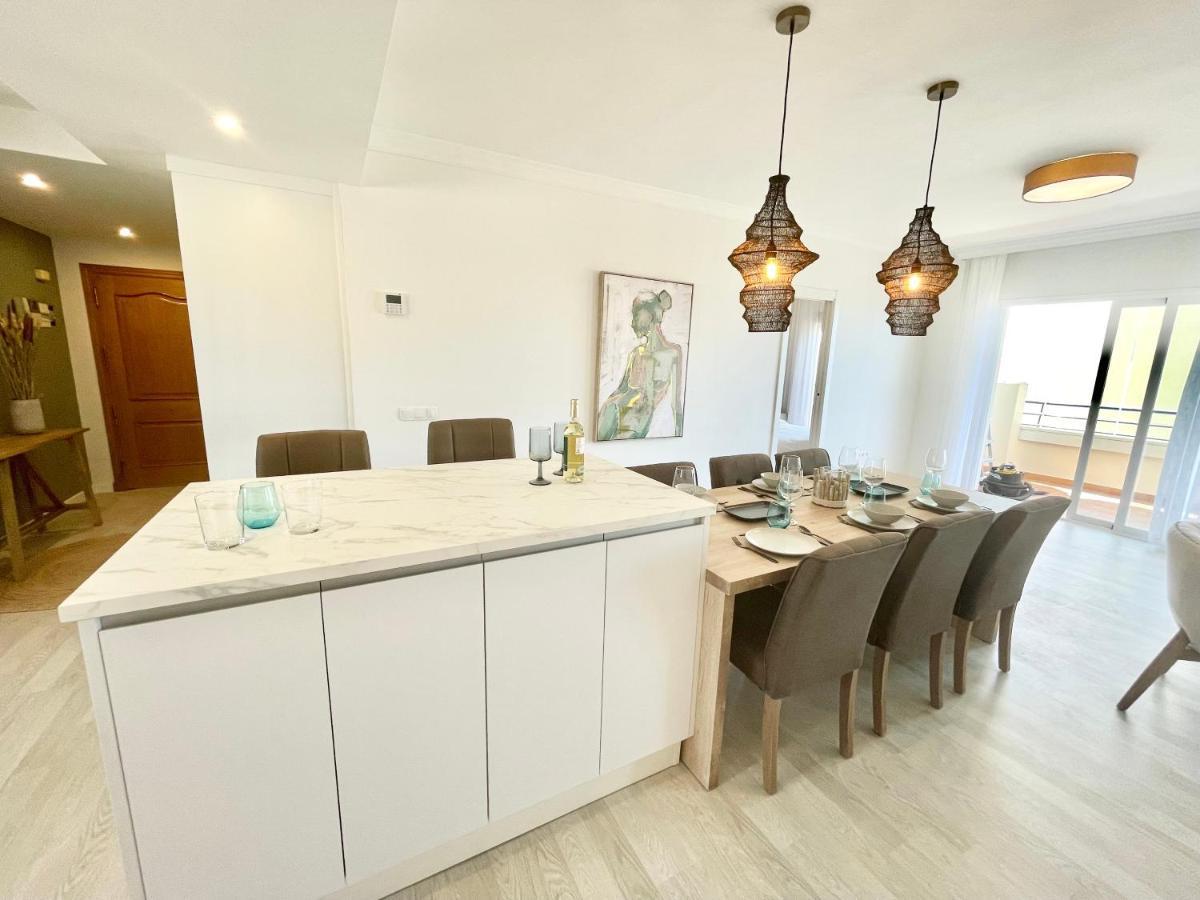 Modern 2br With Sea Views In Very Center Of Apartamento Marbella