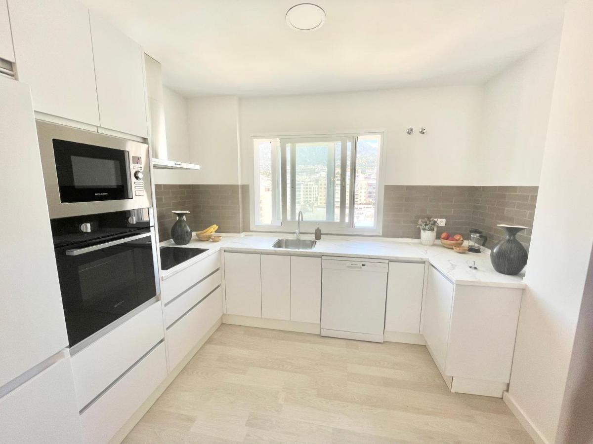 Modern 2br With Sea Views In Very Center Of Apartamento Marbella