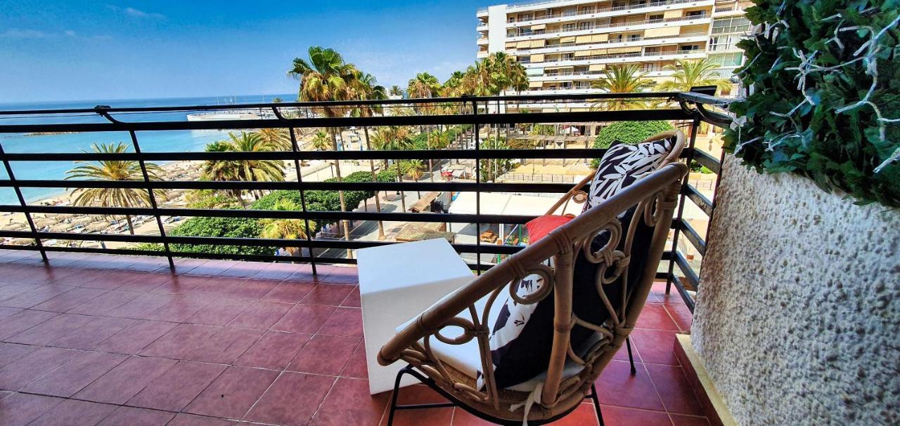 Apartment Stunning On The Beachfront With Sea Views In Center. Marbella