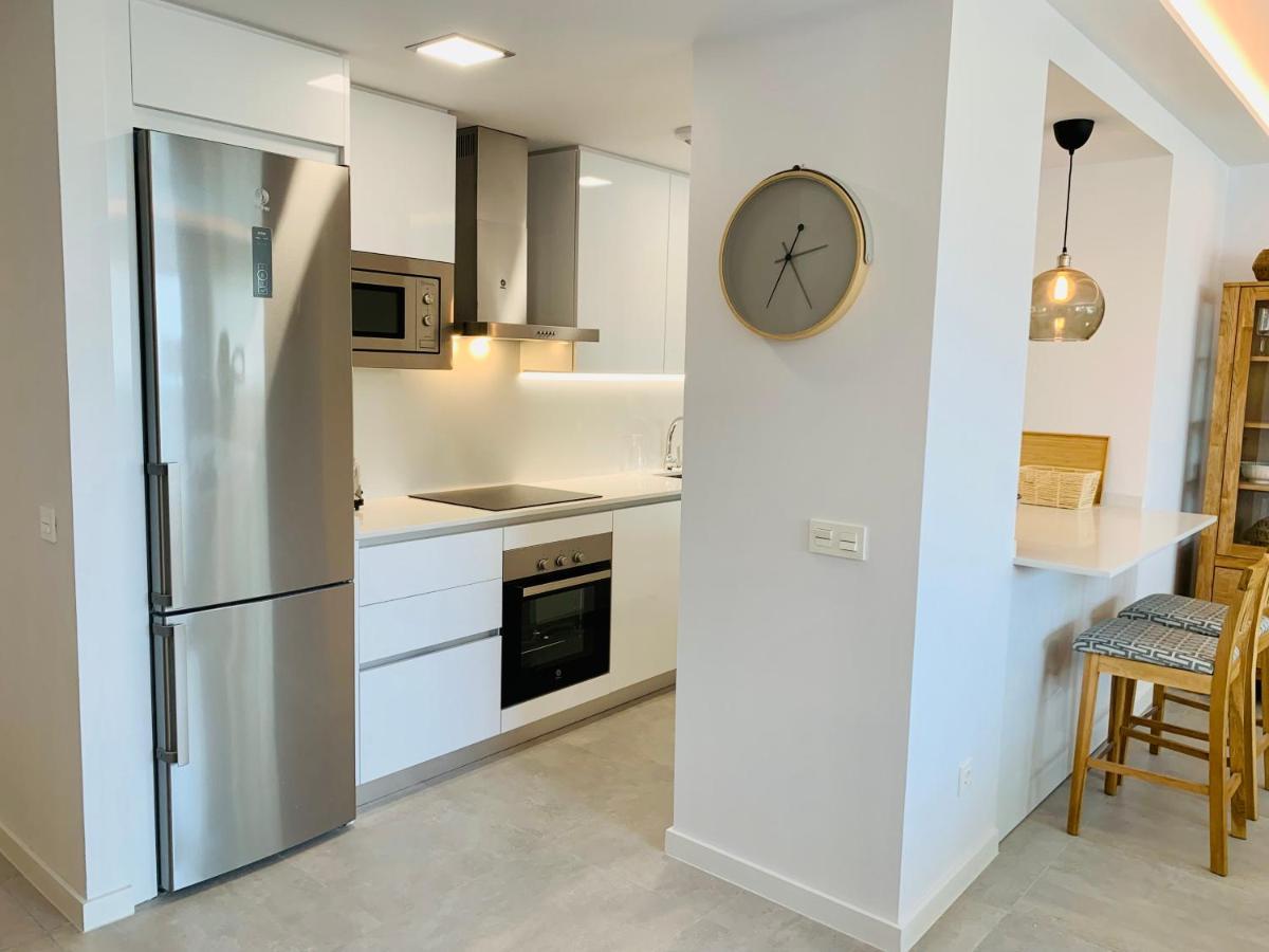 Sea View Luxury New Port Apartment *