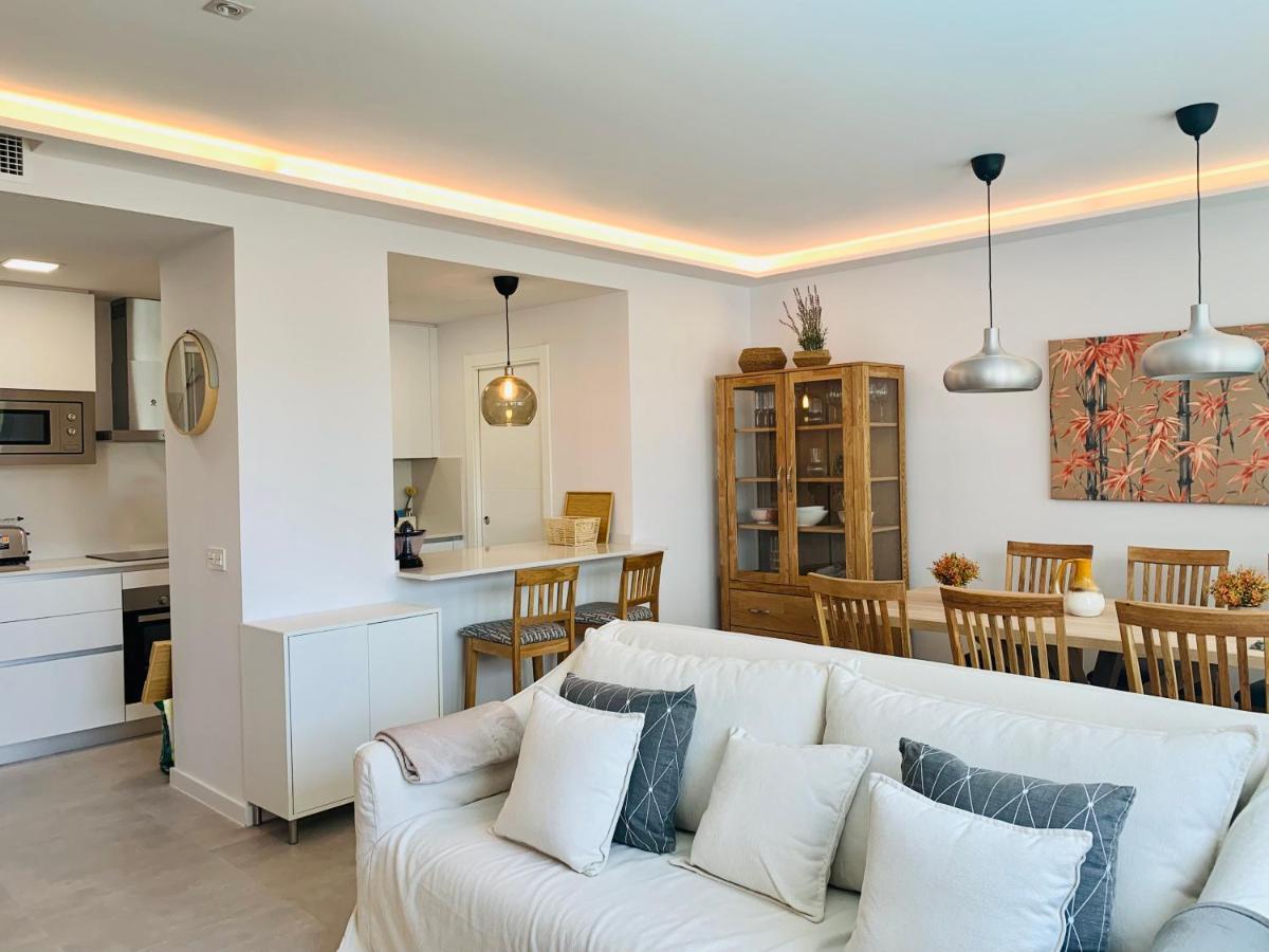 Sea View Luxury New Port Apartment *