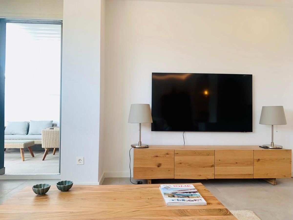 Sea View Luxury New Port Apartment *
