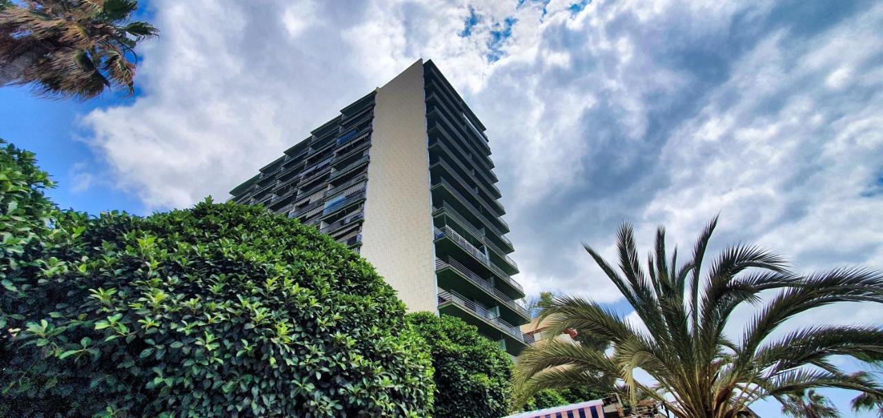 Stunning On The Beachfront With Sea Views In Center. Apartment Marbella
