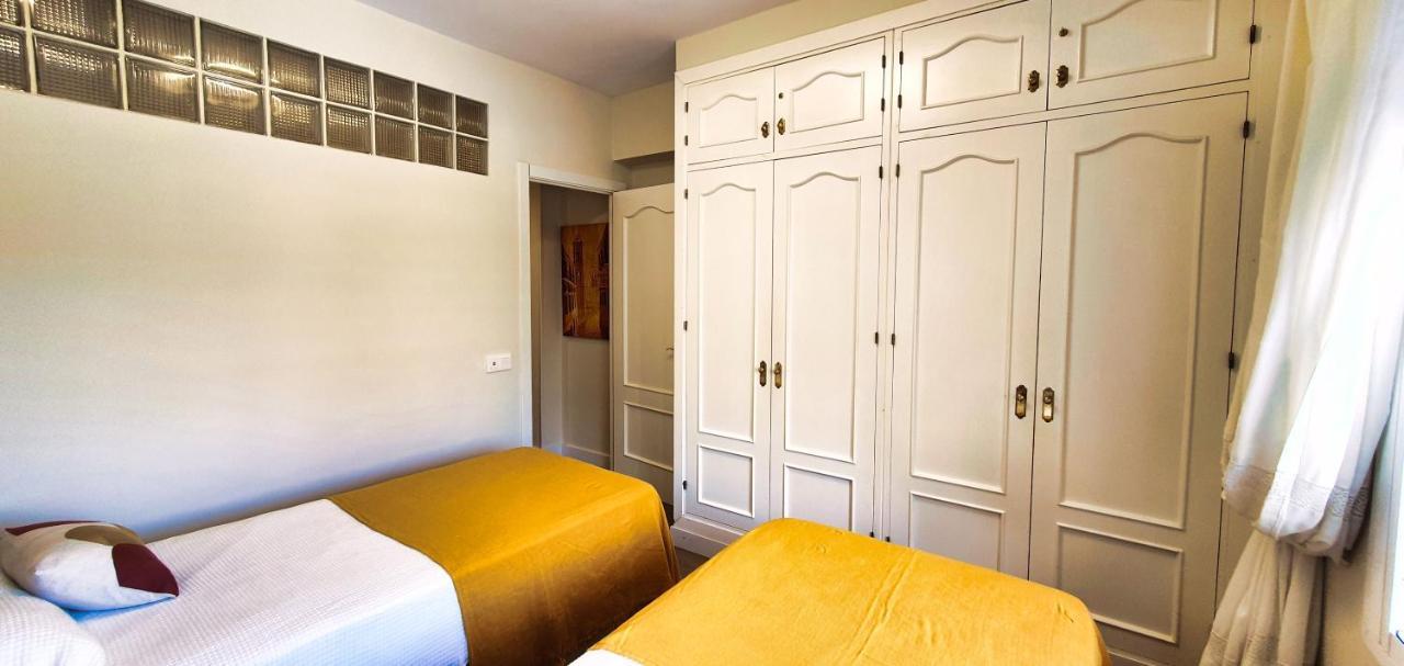 Stunning On The Beachfront With Sea Views In Center. Apartment