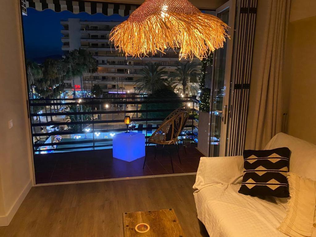 Stunning On The Beachfront With Sea Views In Center. Apartment *