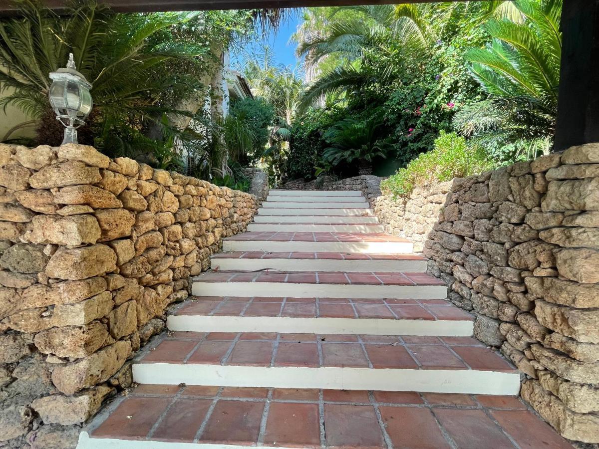 Villa Casa Roca Elviria