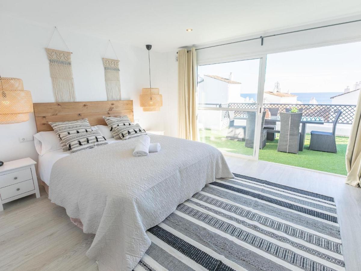 Vacation I Terrazas De Banus, Romantic, Jacuzzi, Pet-friendly, Cosy Duplex Penthouse, 2min Walk To Marina * Marbella
