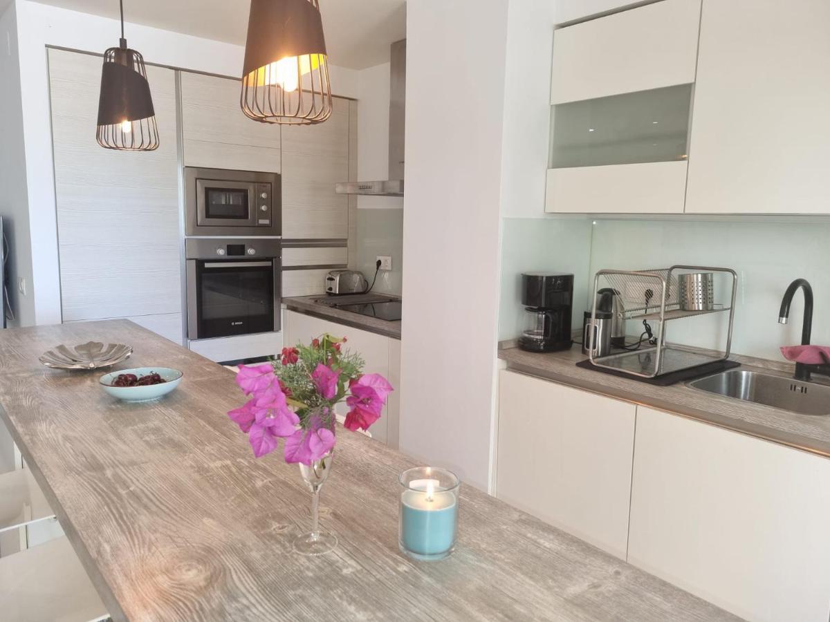 Apartamento Lets In The Sun Playa Fontanilla Marbella