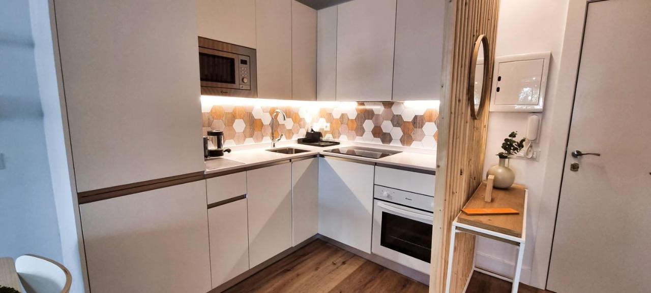 Exclusive Two Bedroom In Centre Apartment