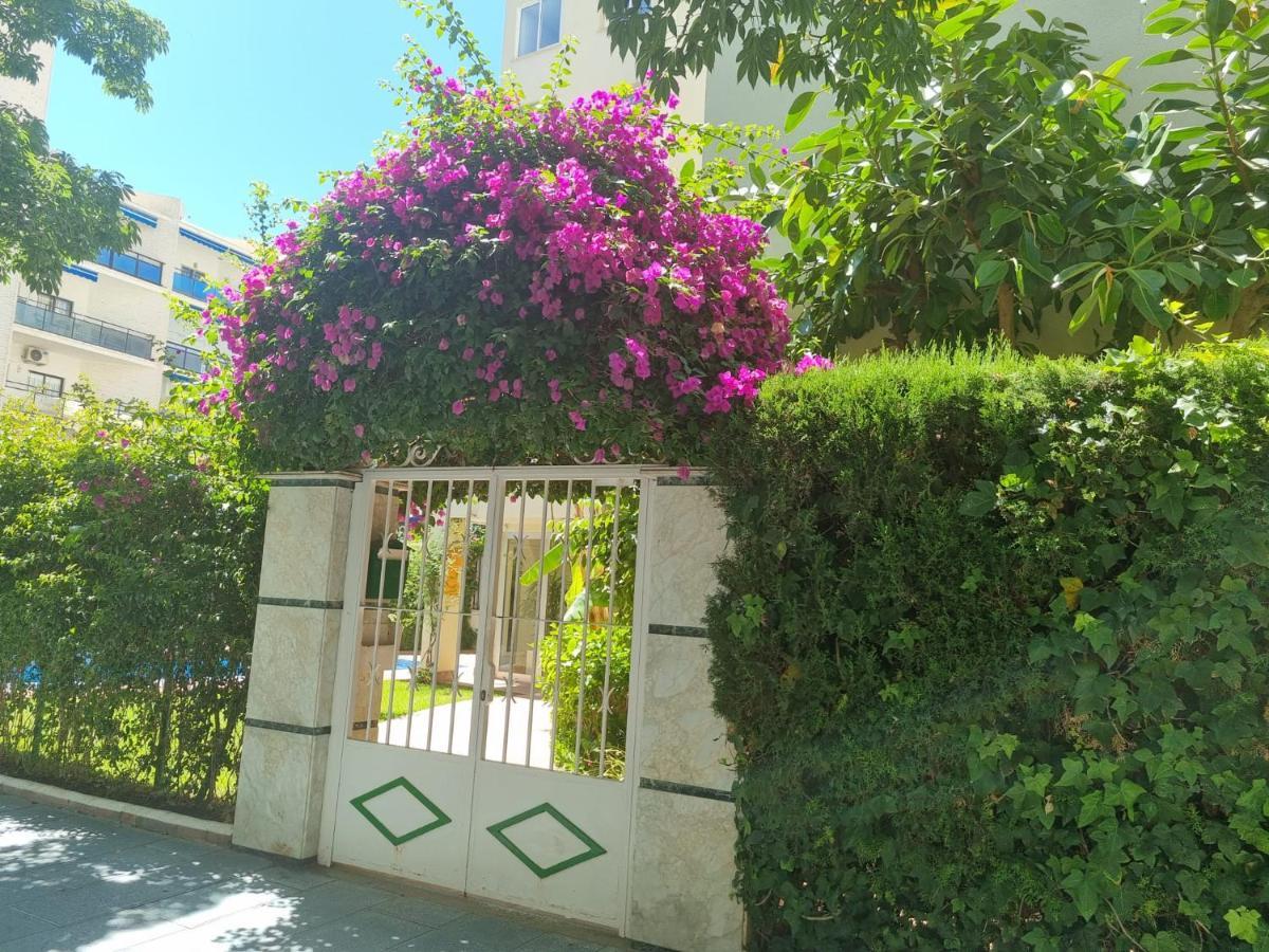 Apartamento Lets In The Sun Playa Fontanilla Marbella