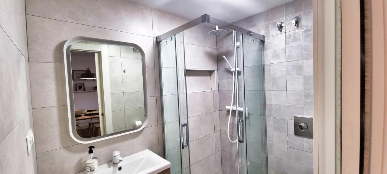Apartment Exclusive Two Bedroom In Centre