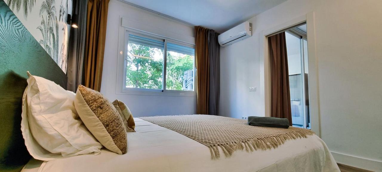 Exclusive Two Bedroom In Centre Apartment *