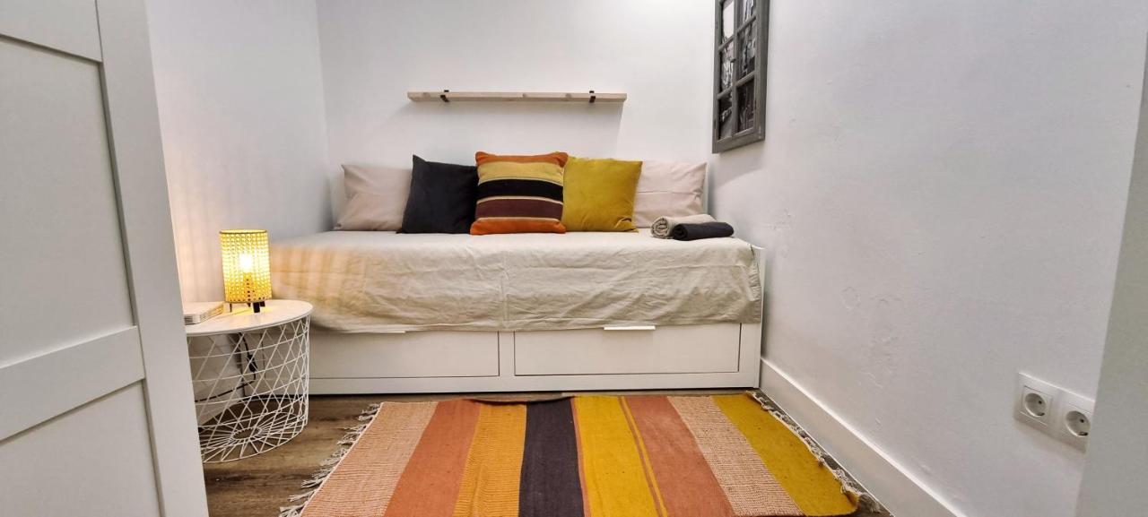 Apartment Exclusive Two Bedroom In Centre *