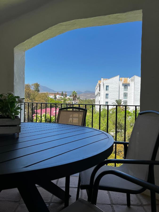 Puerto Banus. Urb Jardines Del Puerto. For Up To 6 * Marbella