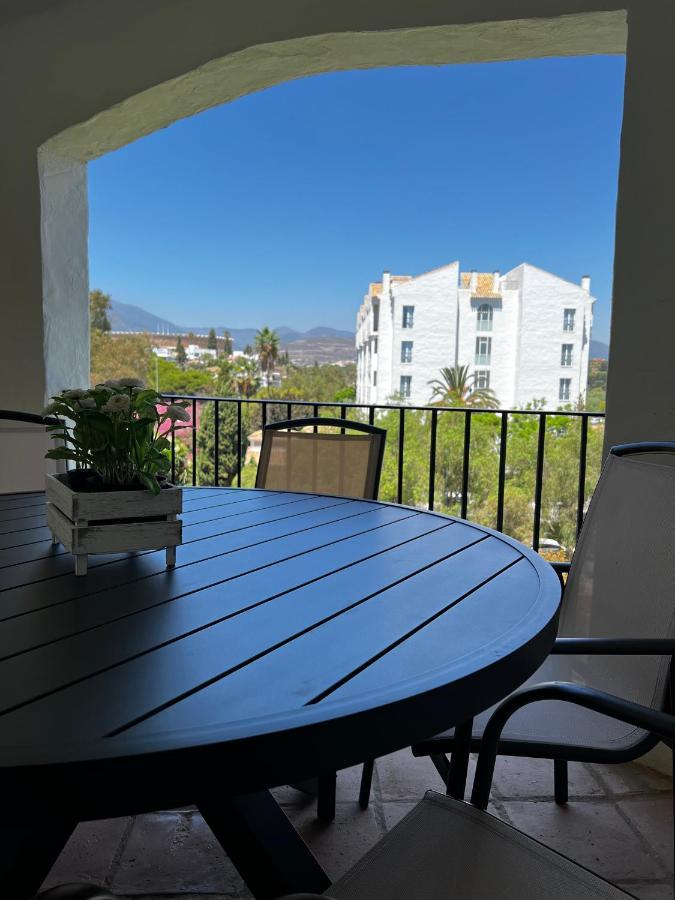 Puerto Banus. Urb Jardines Del Puerto. For Up To 6 Apartamento Marbella