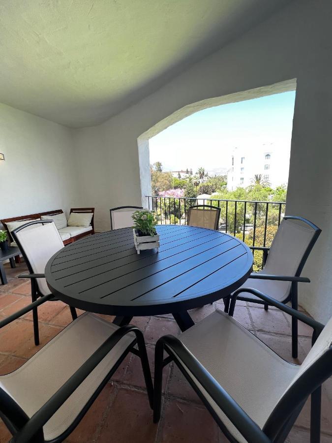 Puerto Banus. Urb Jardines Del Puerto. For Up To 6 *