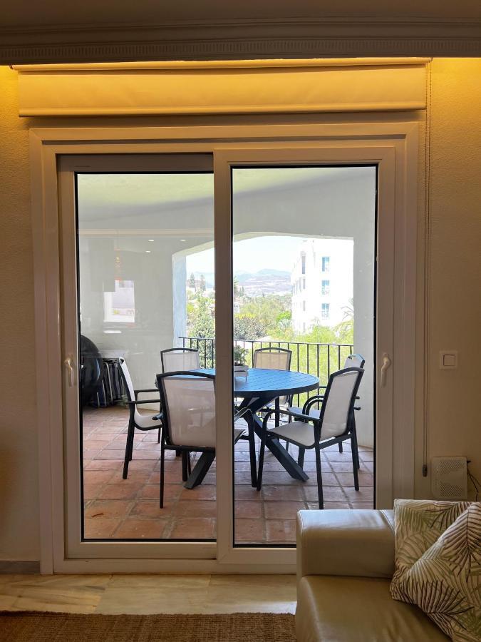 Puerto Banus. Urb Jardines Del Puerto. For Up To 6 Apartamento
