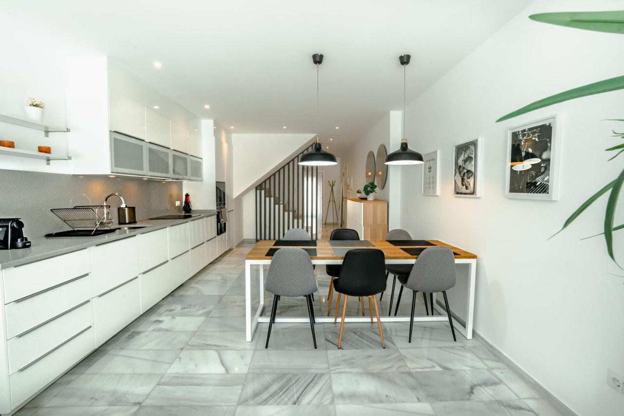 Amazing 2 Bedroom In Jardines Fuentes *