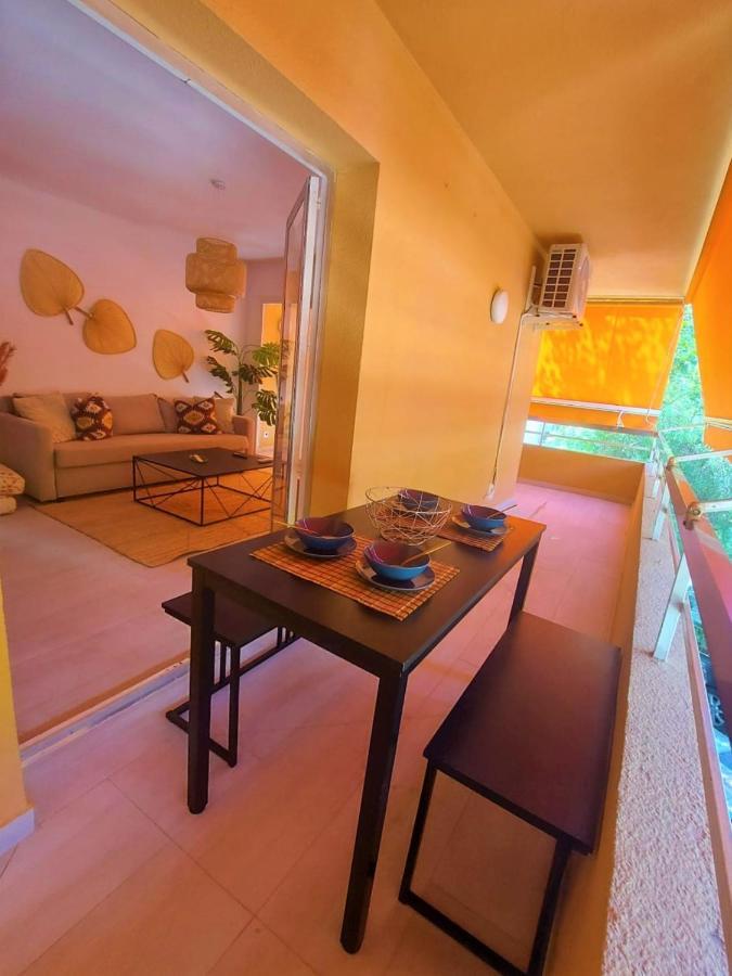 Cozy 2-bed 2-bathroom In Town Centre